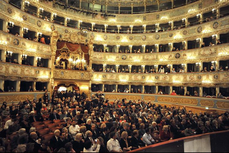 威尼斯戏院照片（威尼斯戏院照片高清）